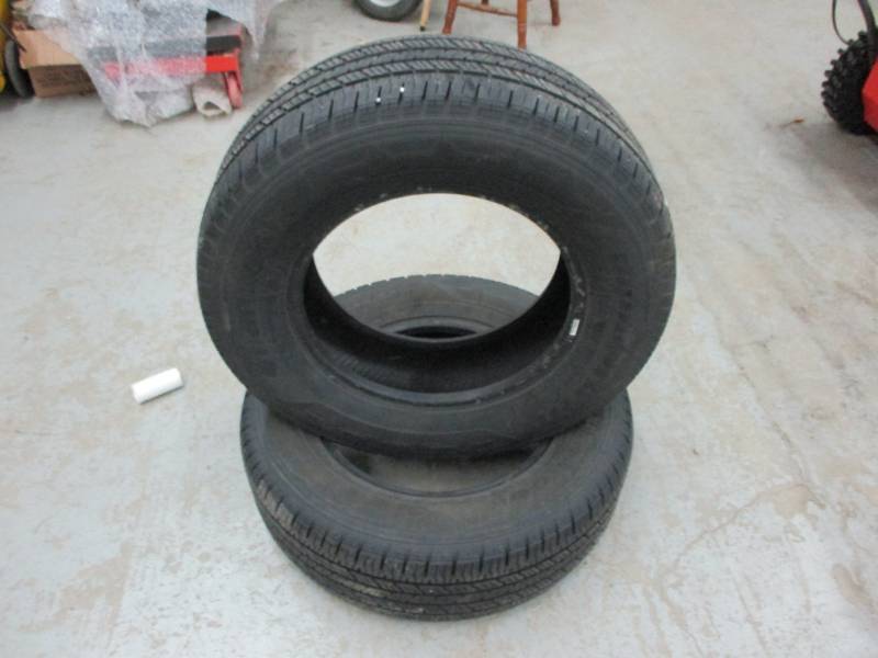 lot 52 image: 2 Hankook tires P225 70R16