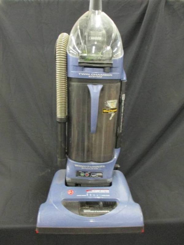 lot 59 image: Hoover Wind Tunnel Vacuum