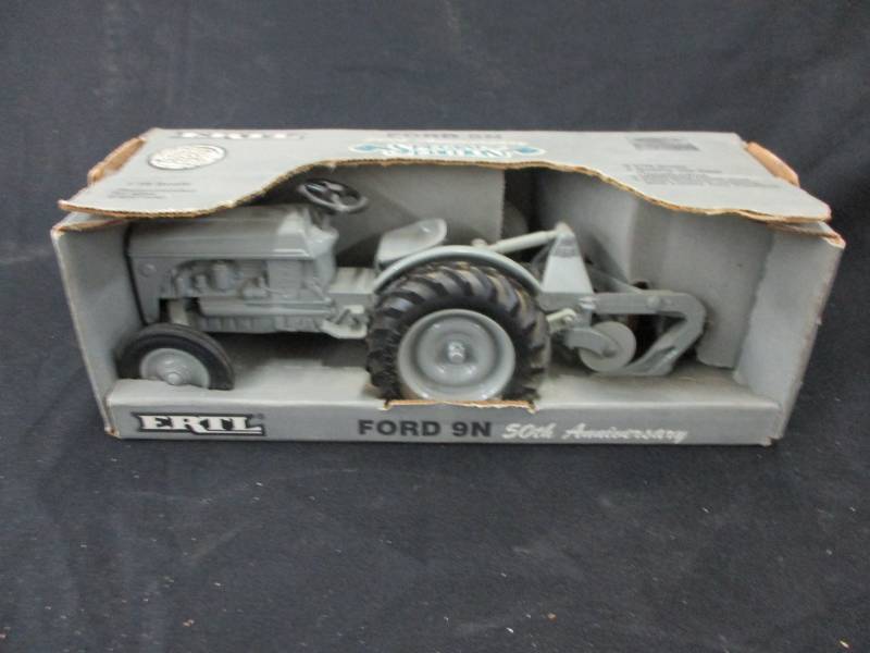 lot 64 image: Ford Ertl  116 Scale 50th Anniversary ford 9N Tractor and digger