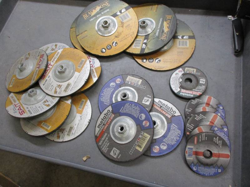 Mixed grinding wheels