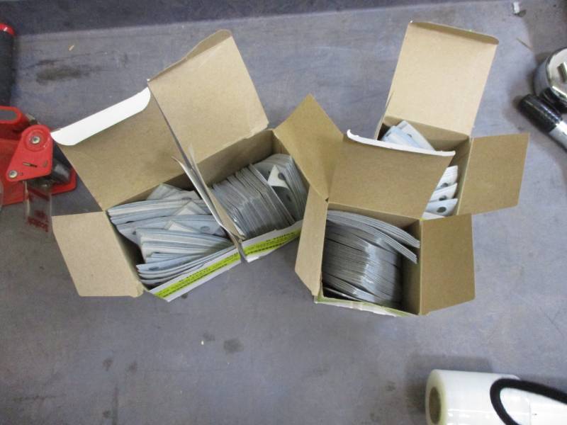 6 Hole Triangle Abrasive Pads