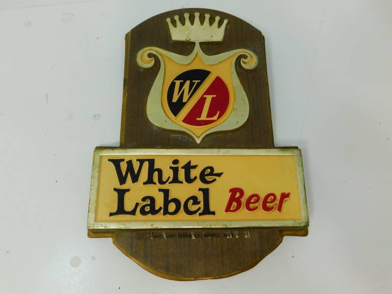 lot 21 image: White Label Beer Sign