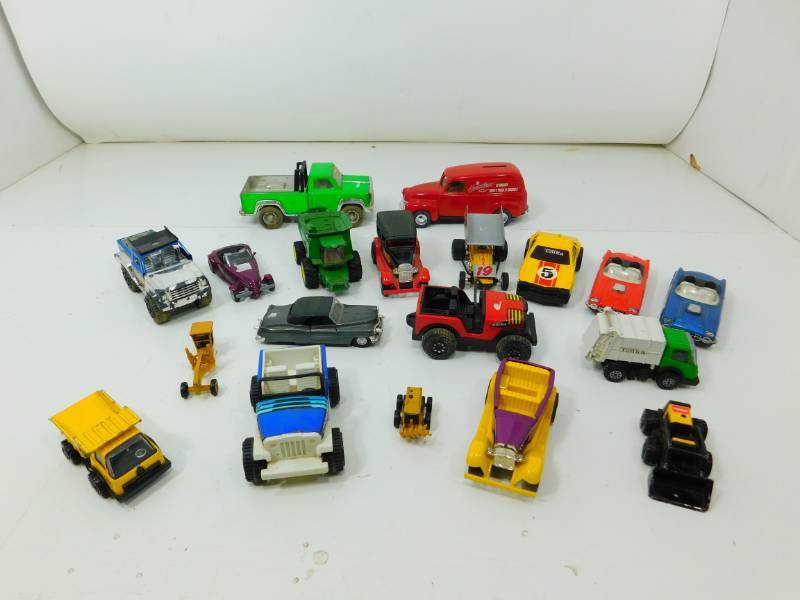 lot 36 image: Lot Full Of Miscellaneous Collectible Toy Vehicles