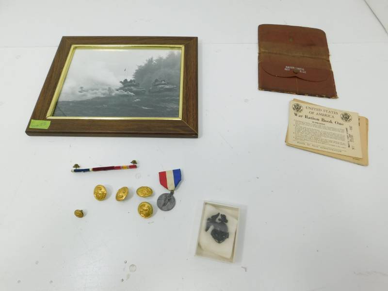lot 39 image: World War ll Collectibles
