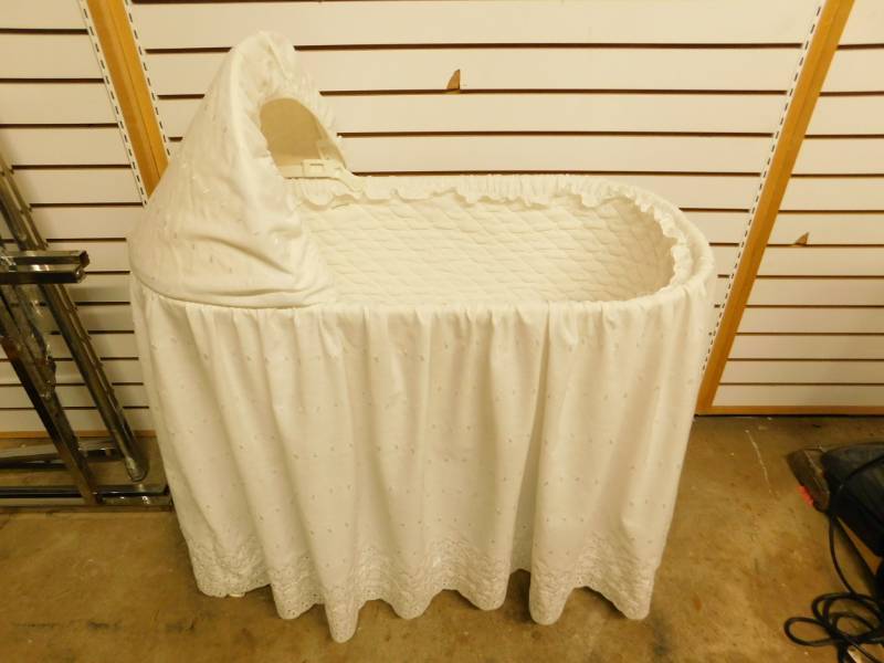 lot 57 image: Baby Bassinet With Head Cover, Mattress And Sheet