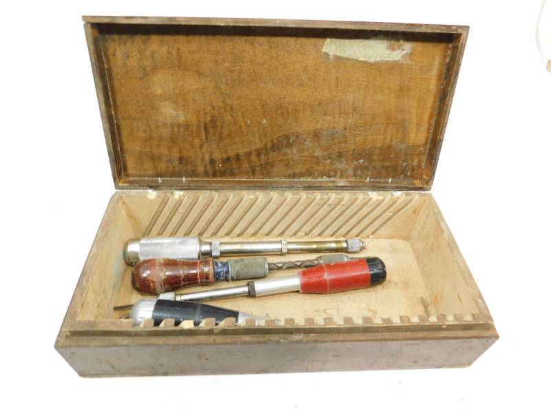 lot 123 image: Vintage Wooden Box With Four Vintage  Hand Held Drills & Drill Bits