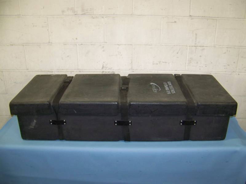 lot 70 image: Draper, Fast-Fold, 9 x 12 Rear and Front Projection Screens with Legs and Mats  Frame in Hard Sided Travel Case