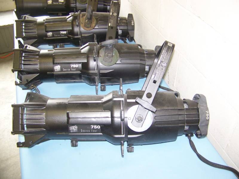 lot 39 image: (4) ETC, Source Four 750, Stage  Studio  Theater Lights  Spotlights
