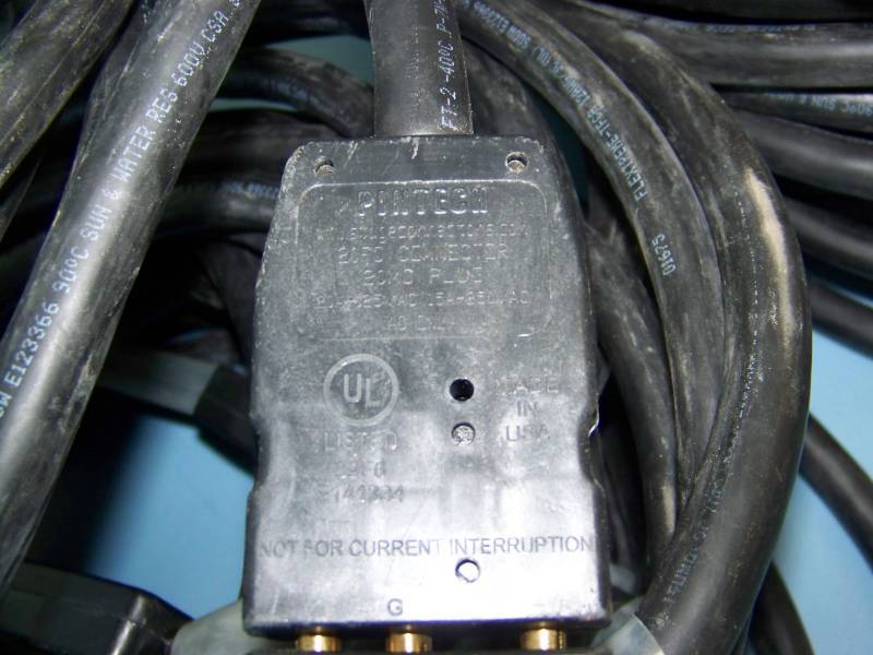 lot 50 image: (20) Stage  Studio  Theater Light  Spotlight Cables