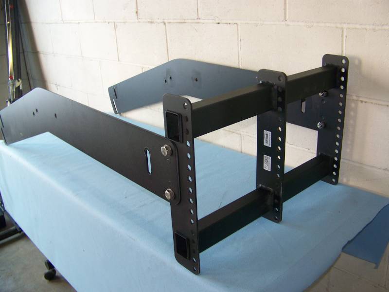 lot 15 image: d&b audiotechnik, CiQi Flying Frame  Mount  Hanging Bracket for Large Venue Speakers  Subwoofers