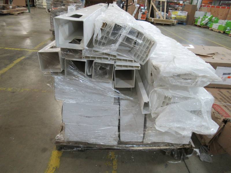 lot 106 image: 9 Panels and 7 Posts of Freedom (Actual 4.75-ft x 7.84-ft) Ready-to-Assemble Conway White Vinyl Lattice-top Panel 73025143