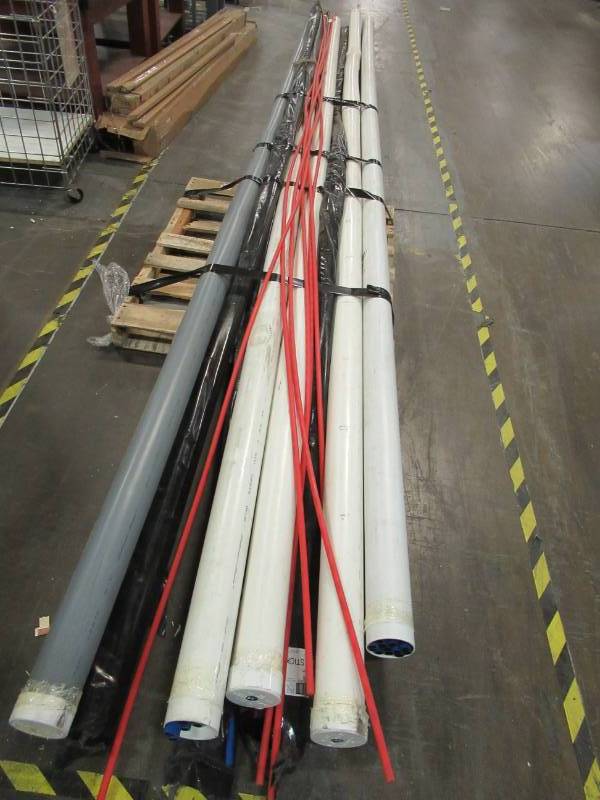 lot 114 image: Pallet of 20 Sticks - Blue and Red Apollo PEX Pipe, 12 and 34 Pipe.