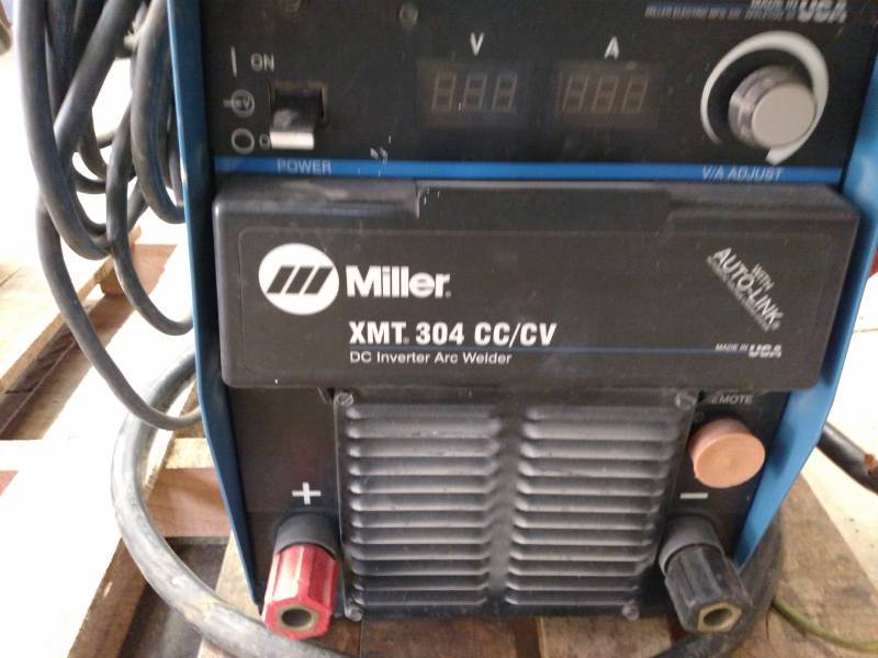 lot 2 image: Miller XMT 304 CCCV DC Inverter We...