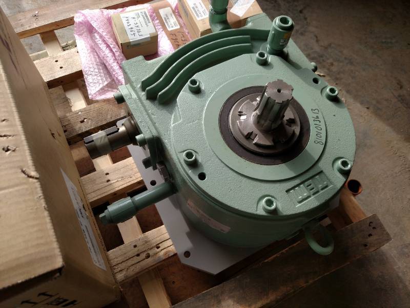 lot 35 image: Tsubaki SW125V10RF-TK 110 Gear Box...