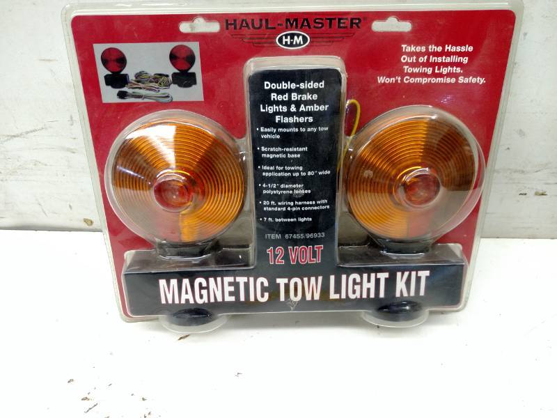 lot 73 image: 12 Volt Magnetic Tow Light Set...