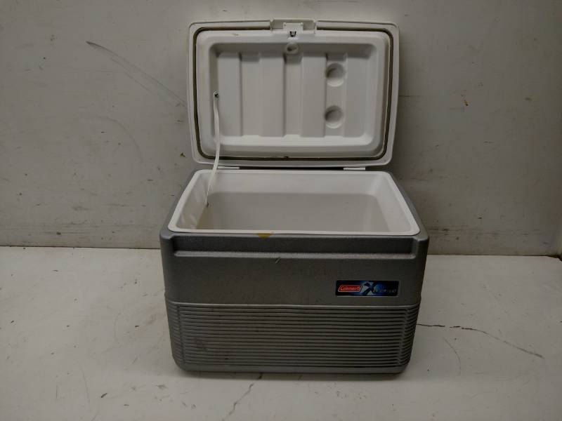 lot 130 image: Coleman Cooler...