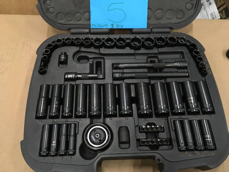 lot 5 image: Husky 38 in. Drive 100-Position Universal SAE and Metric Mechanics Tool Set (60-Piece) MISSING 2 PCS
