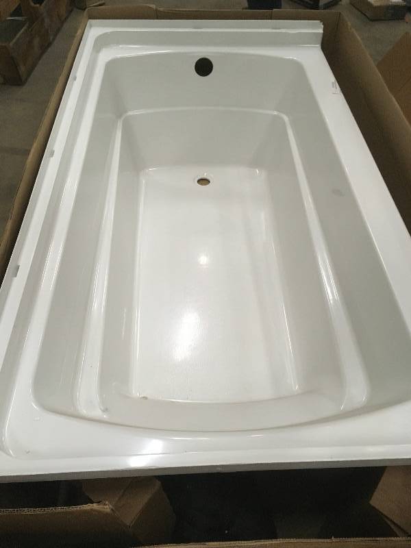 lot 102 image: STERLING Ensemble 5 ft. right  Drain Rectangular Alcove Bathtub in White Not used