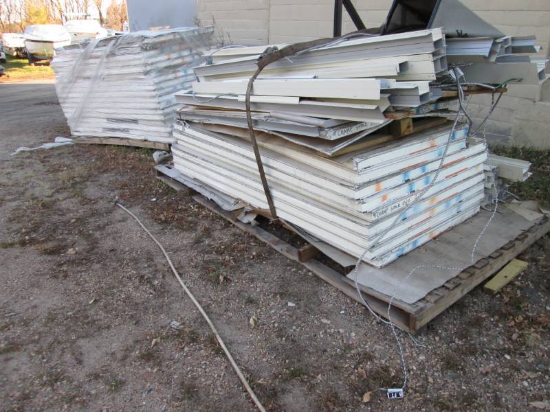 Insulated mobile office on 2 pallet...