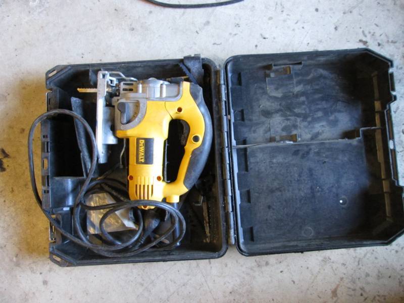 Dewalt DW331 orbital jig saw...