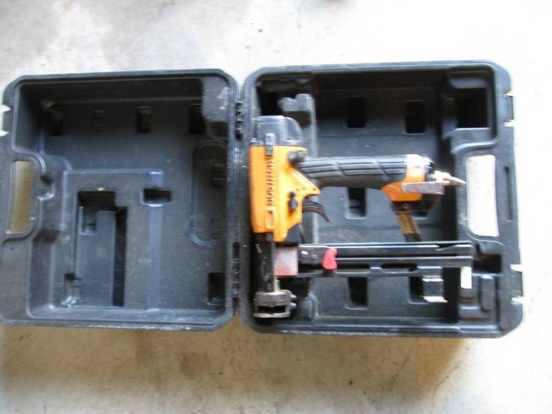 Bostitch air staple gun...