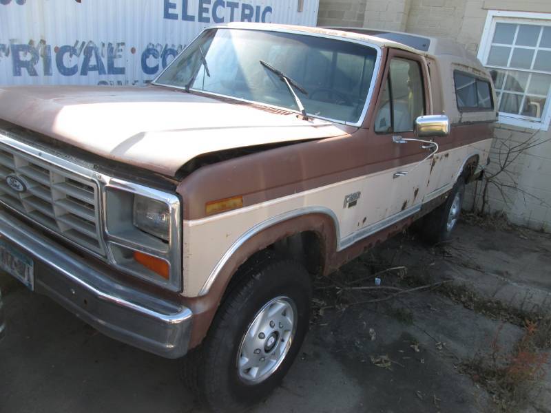 1986 Ford F250 XL 4 x 4 Diesel with...