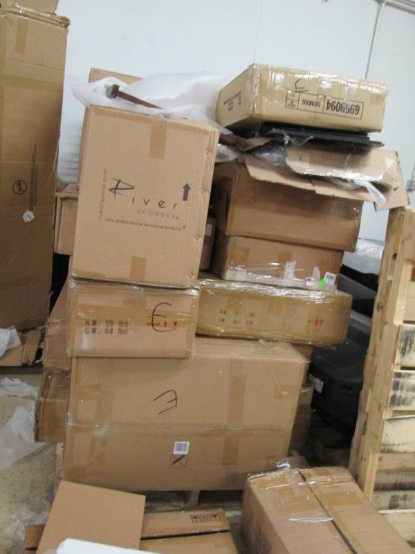 lot 116 image: Pallet of Furniture Damaged or Mis...