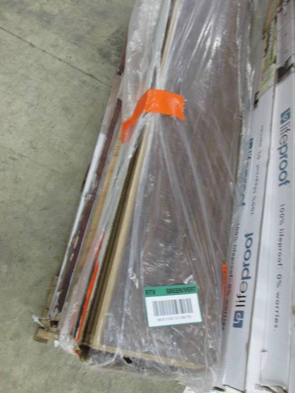 lot 130 image: 2 Cases Home Decorators Collection ...