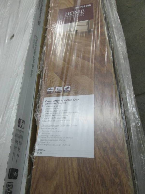lot 131 image: 10 Cases Home Decorators Collection...
