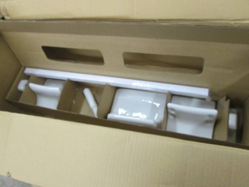 lot 171 image: Lenape Genuine Porcelain Bath Acces...