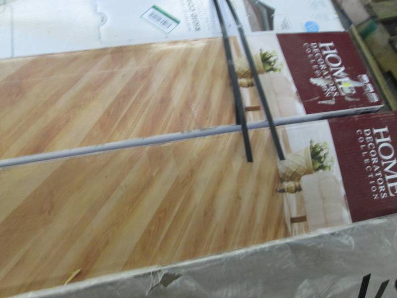 lot 181 image: 5 Cases Home Decorators Collection ...