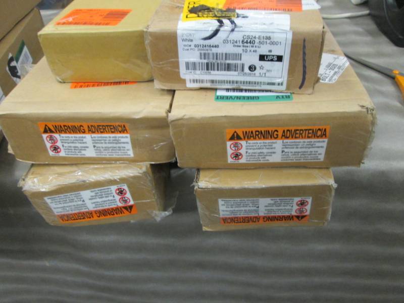 lot 195 image: Lot of 6 Assorted Sizes 2 inch Faux...