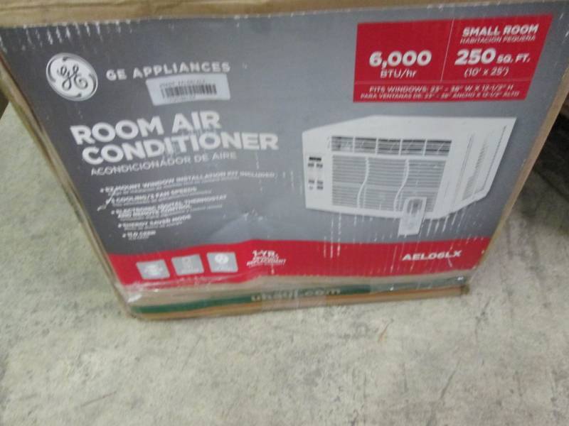 lot 245 image: GE 115 Volt Electronic Room Air C...