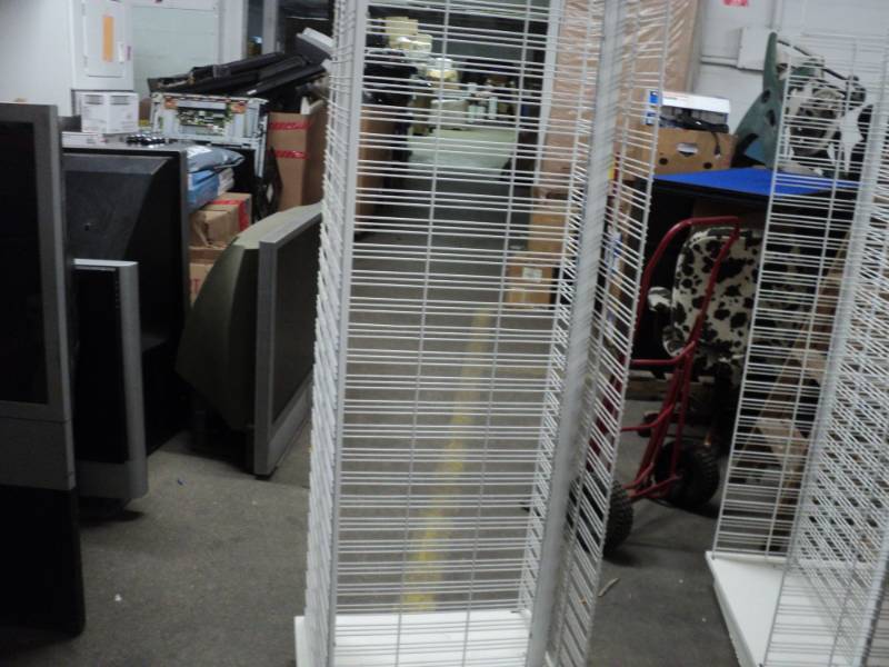 display rack on wheels- 20 in x 6 f...