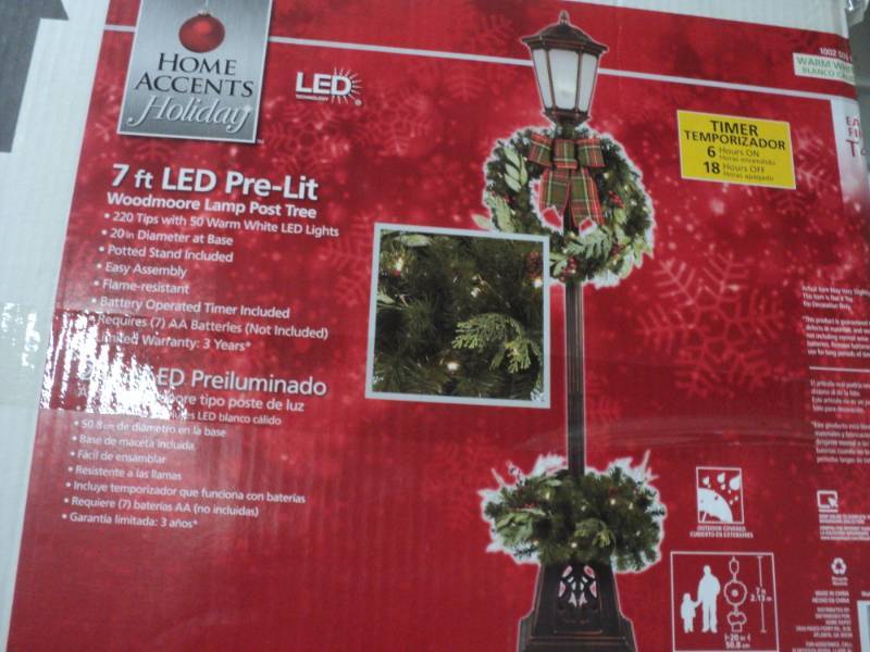 7 feet led pre lit woodmoore lamp p...