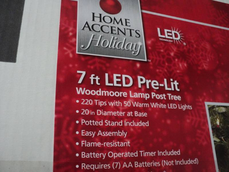 7 feet led pre lit woodmoore lamp p...