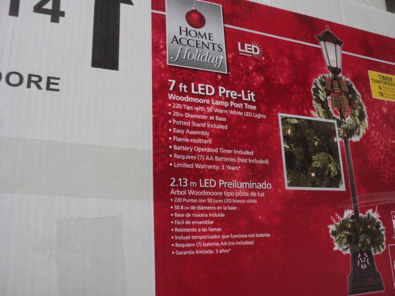7 feet led pre lit woodmoore lamp p...