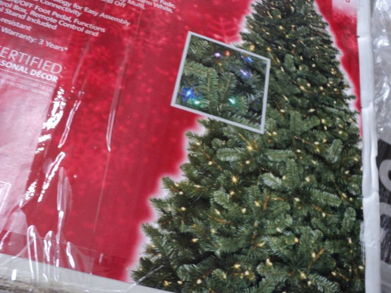 7.5 led prelit wesley spruce tree...