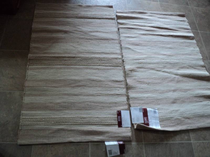2 rugs new 2 ft x 3 ft...