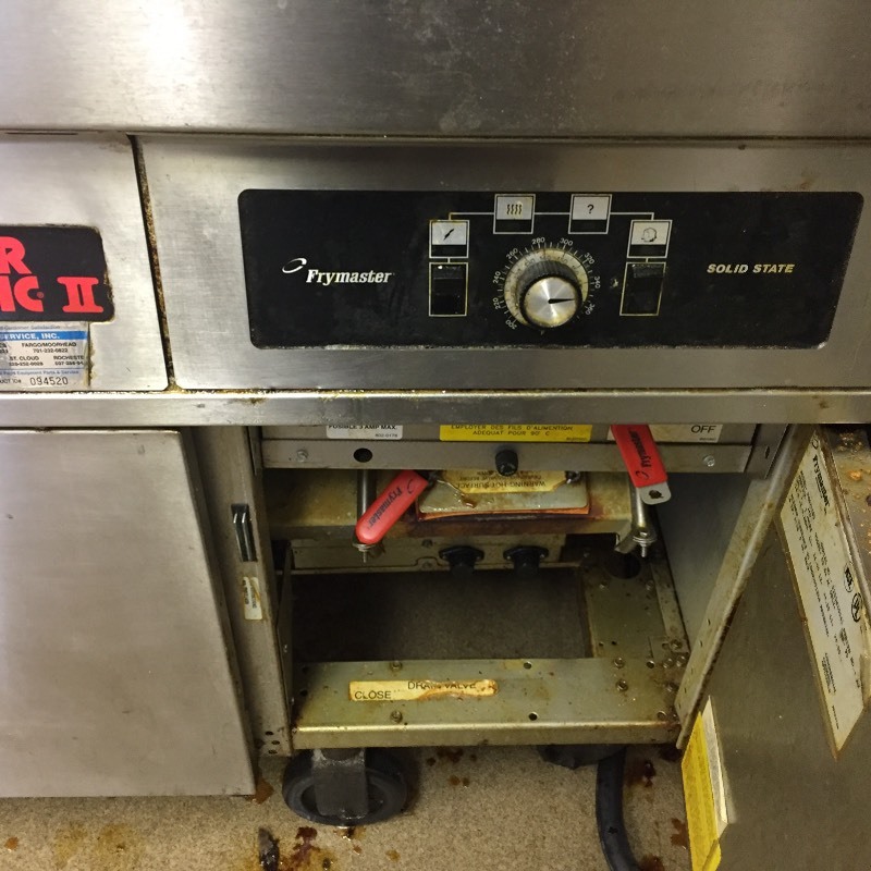 lot 5 image: Frymaster Filter Magic 2 Fryer with Pump