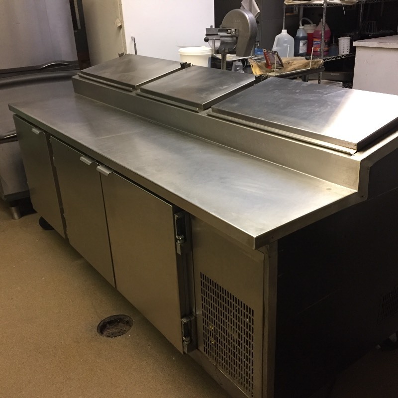 lot 10 image: 3 Door Prep Cooler