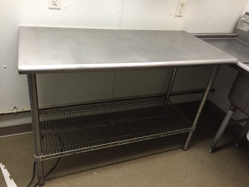 lot 23 image: 50 Table