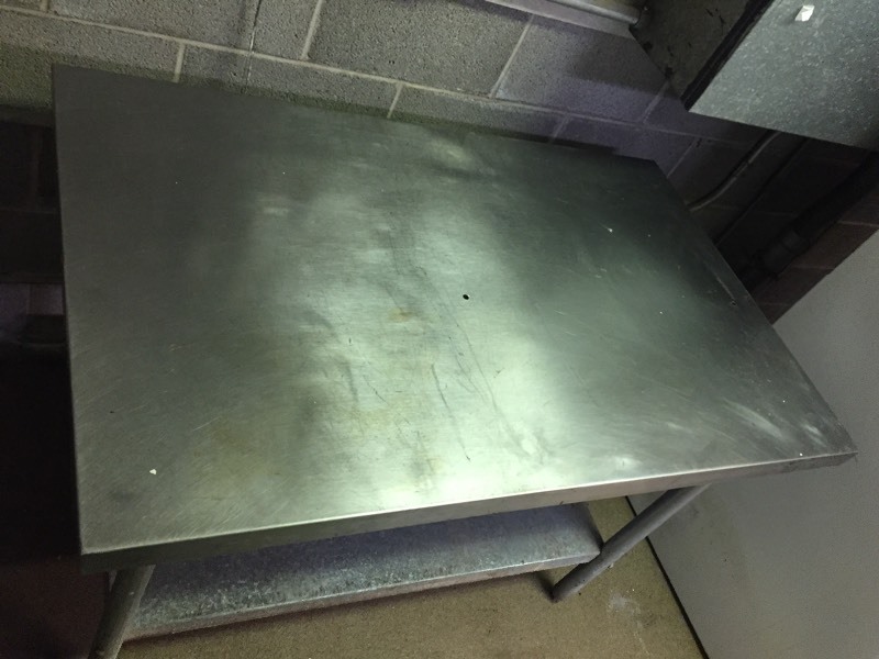 lot 39 image: 48 Table