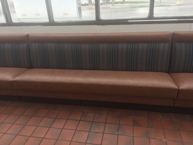 lot 65 image: Bench