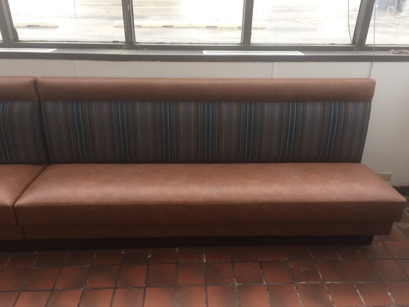 lot 66 image: Bench