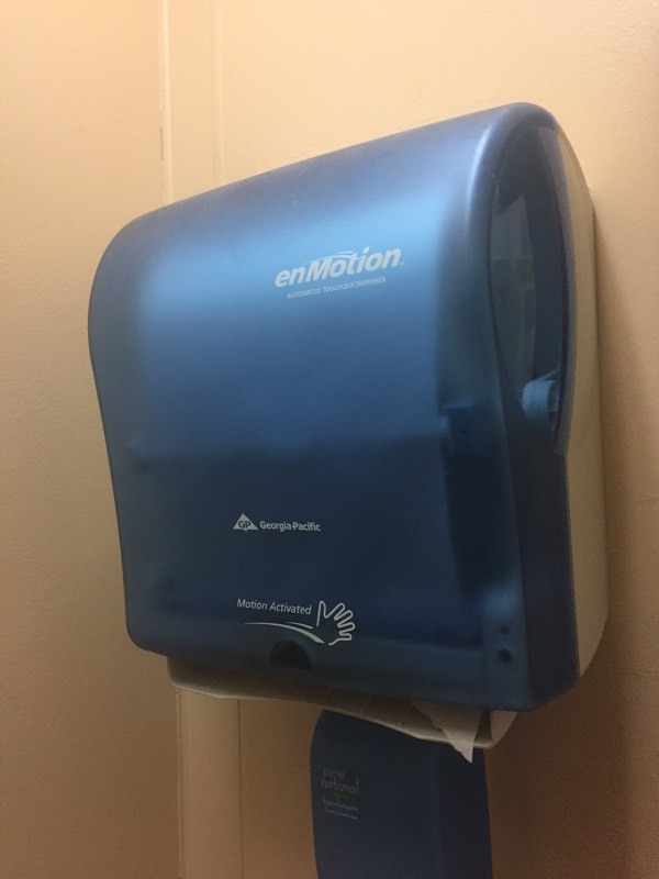 lot 72 image: EnMotion Automatic Towel Dispenser