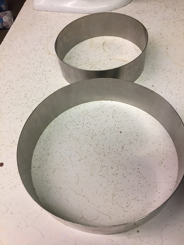 lot 84 image: Ice Cream Cake Molds