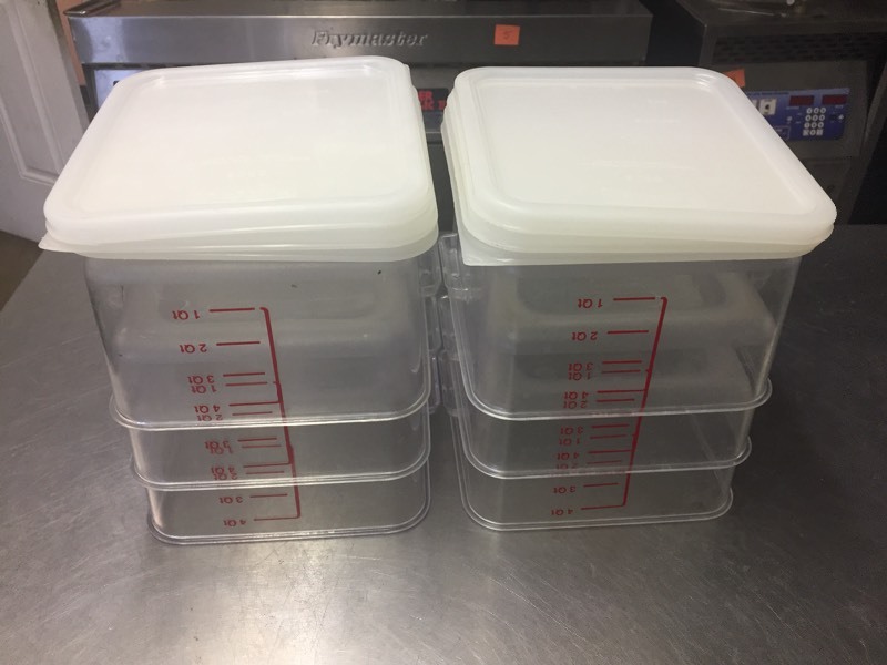 lot 98 image: 4 Qt Rubbermaid Containers