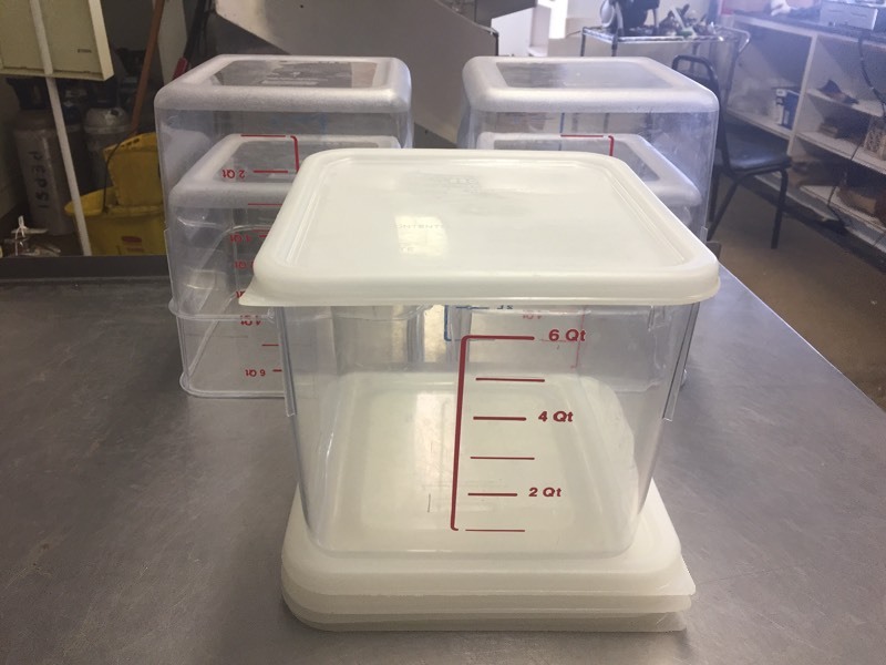 lot 99 image: 6 Qt Rubbermaid Containers