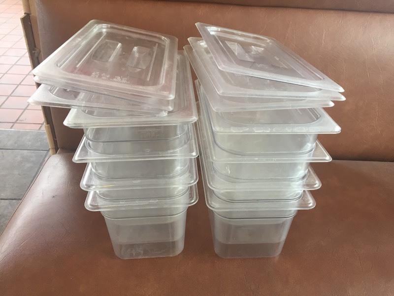 lot 103 image: Cambro 13 Food Containers with Covers